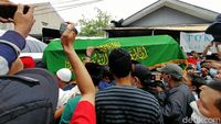 Jenazah Haji Lulung Tiba Di Rumah Duka, Tahlil Pelayat Menggema