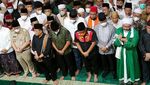 Potret Salat Jenazah Haji Lulung