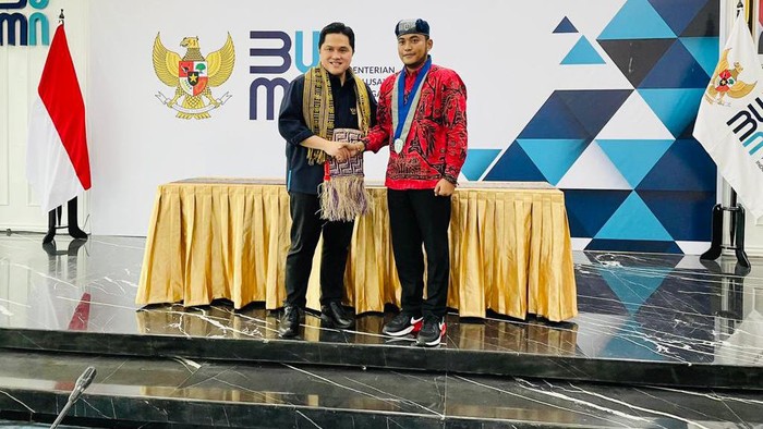 Menteri BUMN Erick Thohir dan Ketua Umum GMKI Jefri Gultom.