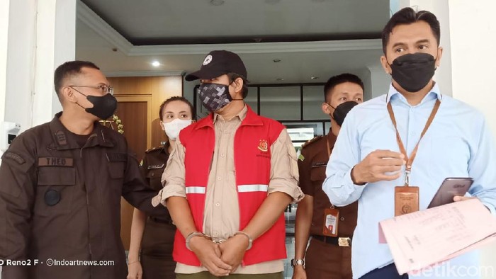 Mantan pejabat PD Pasar Bermartabat Kota Bandung Andri Salman dieksekusi ke Lapas Sukamiskin.