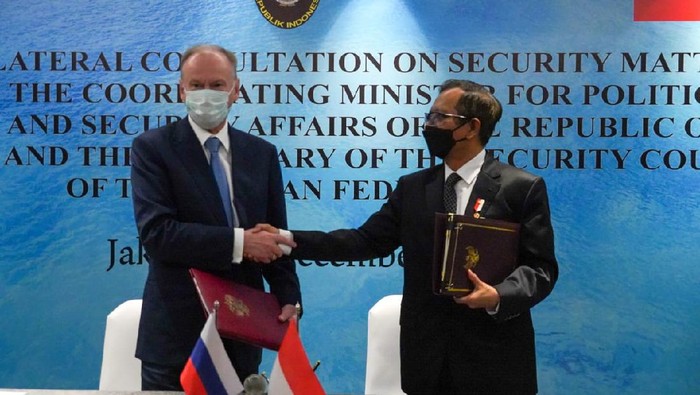 Menko Polhukam Mahfud Md bersama Sekretaris Dewan Keamanan Federasi Rusia, Nikolay Patrushev