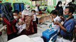 Momen Siswa SD Menjerit dan Menangis Saat Disuntik Vaksin
