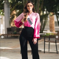 Dalam pernyataannya Noa Cochva mengatakan dia bahagia karena bisa mengubah pandangan 79 finalis Miss Universe 2021 mengenai Israel. “Aku berbicara pada mereka tentang tentara kami, makna hidup di dua komunitas, tentang karakter negara kami dan aku menekankan pada mereka tentang indahnya tanah Israel,” ujarnya. Foto: Instagram