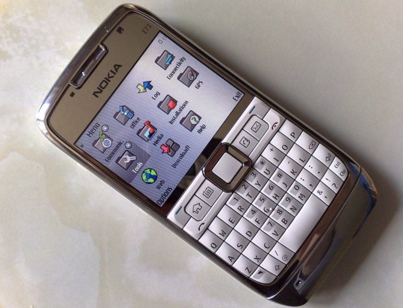 Nokia E71