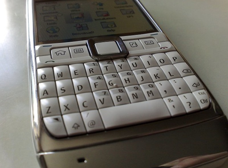 Nokia E71