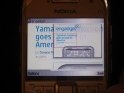 Nostalgia E71, Smartphone Mewah Lawan Berat BlackBerry