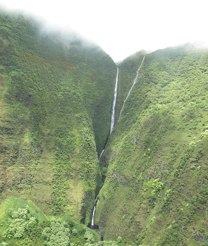 Olo'upena Falls, Hawaii.