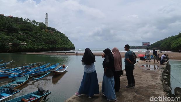 Pantai Baron di Gunungkidul