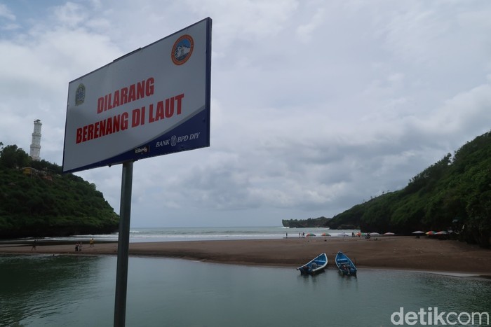 Pantai Baron di Gunungkidul Pantai Baron di Gunungkidul