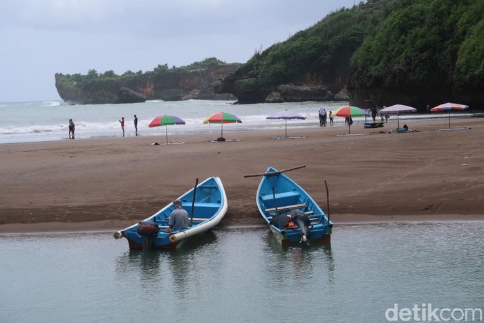 Pantai Baron di Gunungkidul