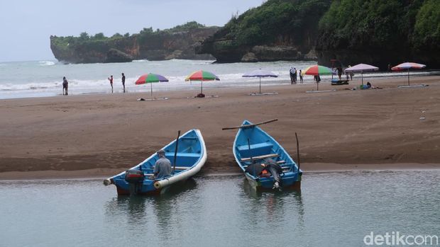 Pantai Baron di Gunungkidul