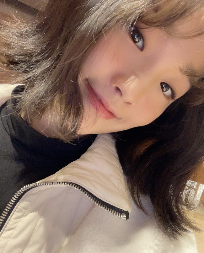 Park So Dam berperan sebagai Eun Ha, sopir yang memiliki tingkat keberhasilan 100 persen dalam pengantaran barang. Hingga suatu hari, ia mengambil kargo manusia berwujud anak laki-laki.  Foto: dok. Instagram sodam_park_0908