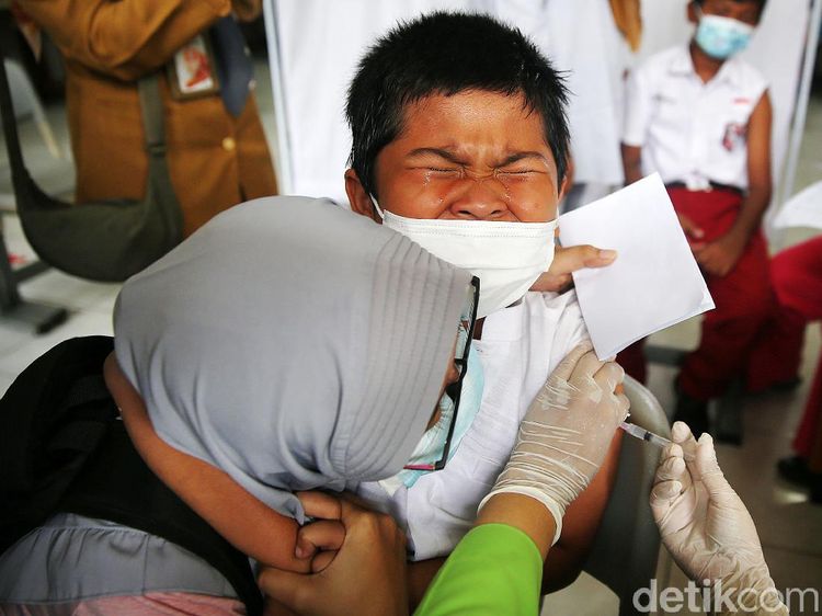 Ekspresi Anak Usai 6-11 Tahun Saat Divaksinasi COVID-19