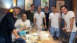 Pose Keren Rizky Nazar saat Makan Spaghetti dan Ngopi