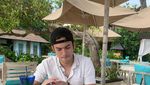 Pose Keren Rizky Nazar saat Makan Spaghetti dan Ngopi