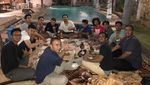 Pose Keren Rizky Nazar saat Makan Spaghetti dan Ngopi