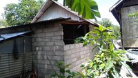 Sebelumnya diberitakan, gempa M 7,4 terjadi pada hari ini pukul 10.20 WIB. Lokasi gempa berada di koordinat 7,59 Lintang Selatan dan 122,26 Bujur Timur. (SAR Selayar)