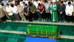 Potret Salat Jenazah Haji Lulung