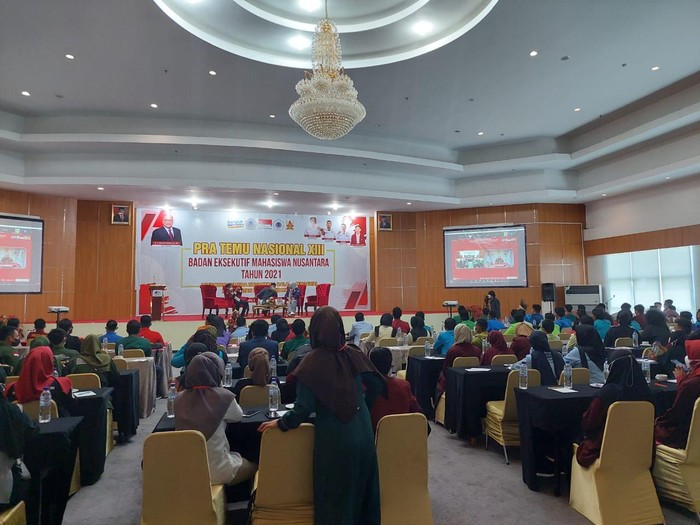 Seminar Nasional Pra Temu BEM Nusantara ke-XIII di Universitas Negeri Gorontalo.