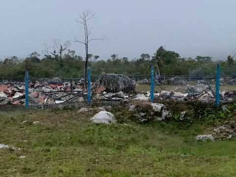 SMP Negeri Serambakon, Pegunungan Bintang, Papua, dibakar oleh teroris kelompok kriminal bersenjata (KKB). Kini, yang tersisa dari sekolah tersebut tinggal puing-puing reruntuhan. Bagaimana suasananya? (Dok Polres Pegunungan Bintang)