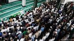 Suasana Salat Jenazah Haji Lulung Sebelum Dimakamkan