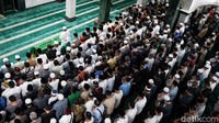 Saat memberikan sepatah kata, Anies Baswedan mengatakan Haji Lulung memikirkan umat semasa hidupnya.