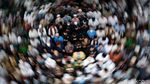 Suasana Salat Jenazah Haji Lulung Sebelum Dimakamkan