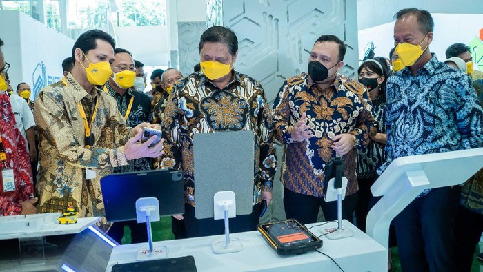 Telkomsel dan Kemenperin menandatangani nota kesepahaman (MoU) dan meluncurkan Pusat Industri Digital Indonesia 4.0 (PIDI 4.0) yang diprakarsai oleh Kemnperin.