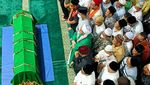 Potret Salat Jenazah Haji Lulung