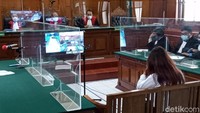Tak terima dengan postingan Stella, pihak LViors kemudian mengirim somasi pada 21 Januari 2020. Dalam somasinya, Stella harus melakukan permintaan maaf di media massa setengah halaman dalam tiga kali penerbitan.