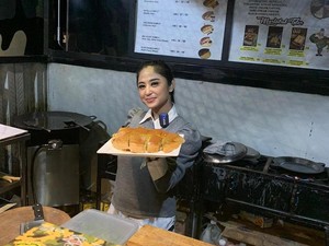 Dewi Perssik Punya Bisnis Kuliner Resto Militer dan Rice Bowl Kekinian