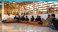 Gamelan menjadi Warisan Budaya Tak Benda Indonesia ke-12 yang telah tercantum dalam daftar WBTB UNESCO setelah wayang, keris, batik, pendidikan dan pelatihan batik, angklung, tari Saman, noken, tiga genre tari tradisional di Bali, seni pembuatan kapal pinisi, tradisi pencak silat, dan pantun.