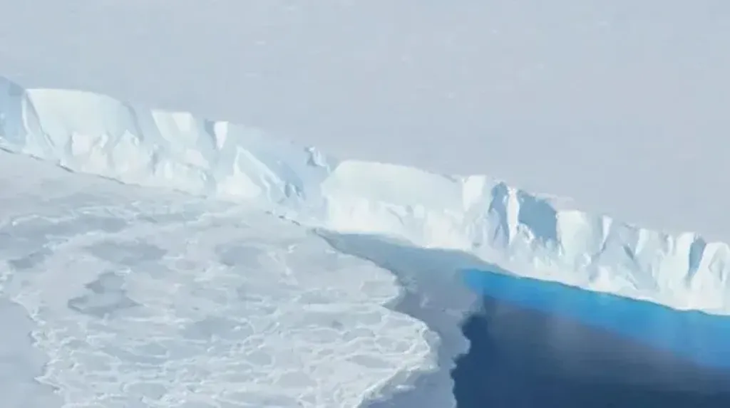 Terungkap! Ilmuwan Temukan Kehidupan Tersembunyi di Bawah Es Antartika