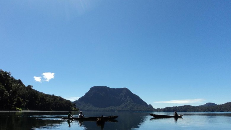 Gunung Kerinci Gunung Kerinci merupakan salah satu gunung berapi di Indonesia yang terletak di Jambi, Sumatera Selatan.