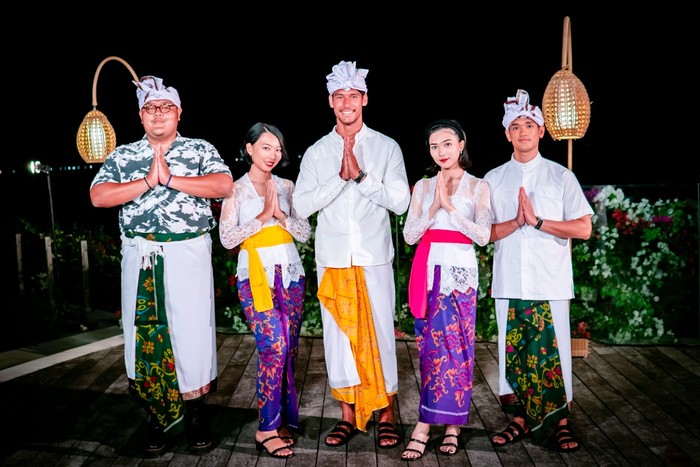 Isyana Sarasvati dan Afghan Jelajah Labuan Bajo, Mandalika, dan Bali Isyana Sarasvati dan Afghan Jelajah Labuan Bajo, Mandalika, dan Bali