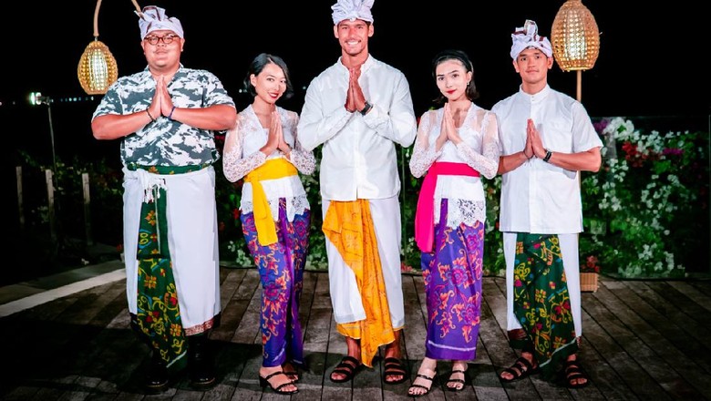 Isyana Sarasvati dan Afghan Jelajah Labuan Bajo, Mandalika, dan Bali Isyana Sarasvati dan Afghan Jelajah Labuan Bajo, Mandalika, dan Bali