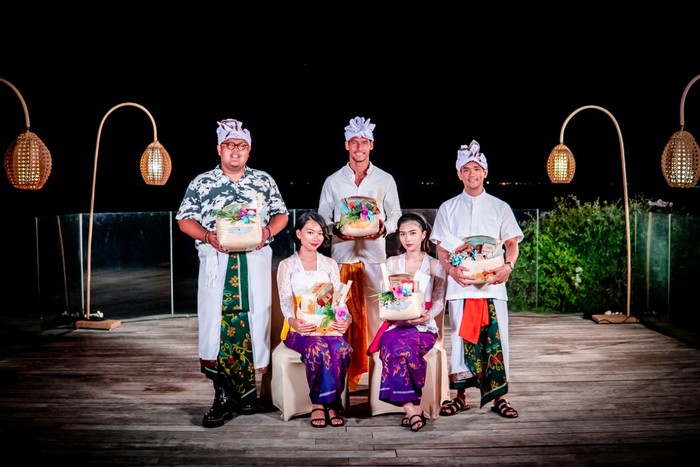 Isyana Sarasvati dan Afghan Jelajah Labuan Bajo, Mandalika, dan Bali Isyana Sarasvati dan Afghan Jelajah Labuan Bajo, Mandalika, dan Bali