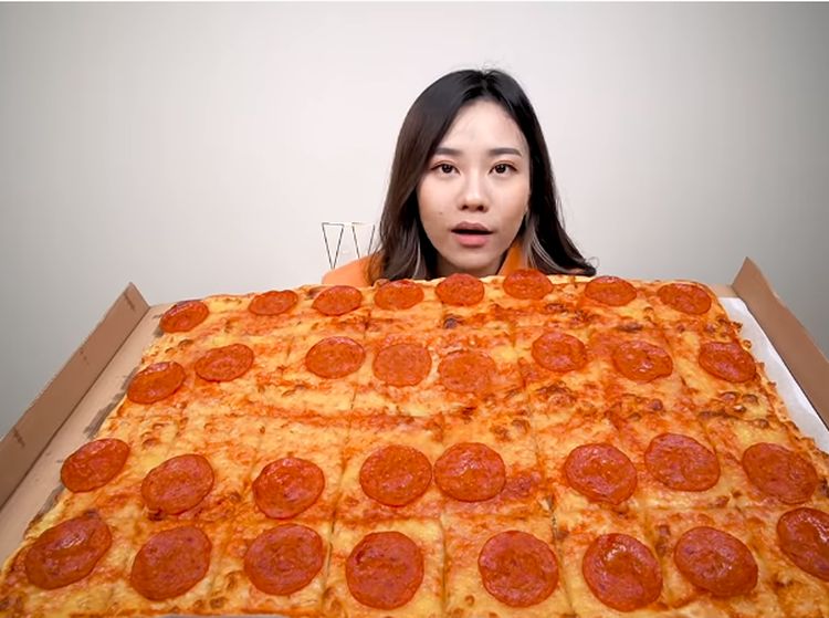 Jessica Jane, YouTuber yang Hobi Bikin Challenge Makanan dan Mukbang Drive Thru