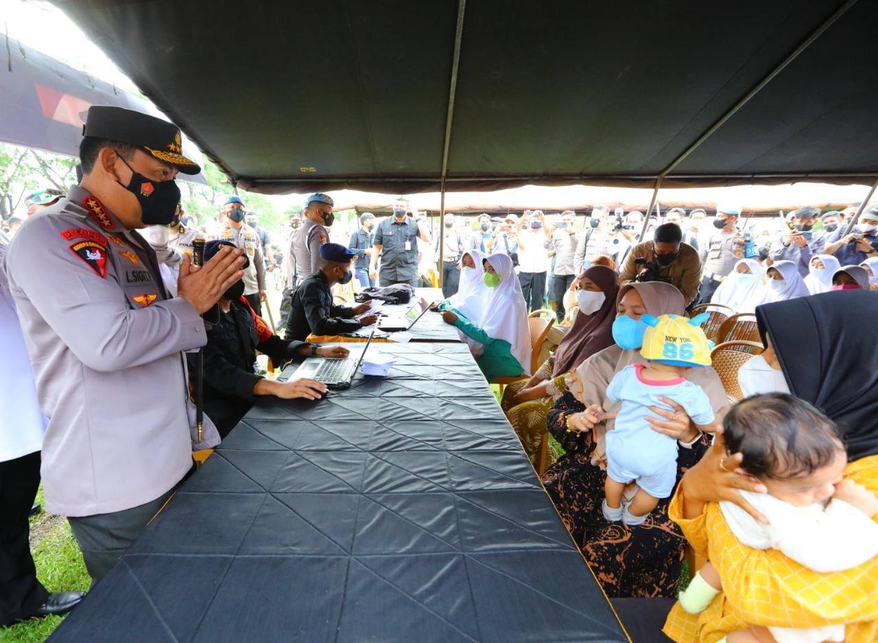 Kapolri Jenderal Listyo Sigit Prabowo meninjau akselerasi vaksinasi di Sultra