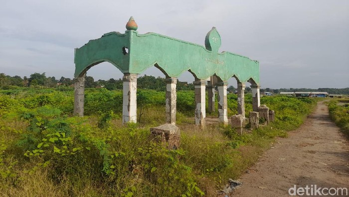 Kawasan Waduk Jatigede yang surut jadi padang rumput