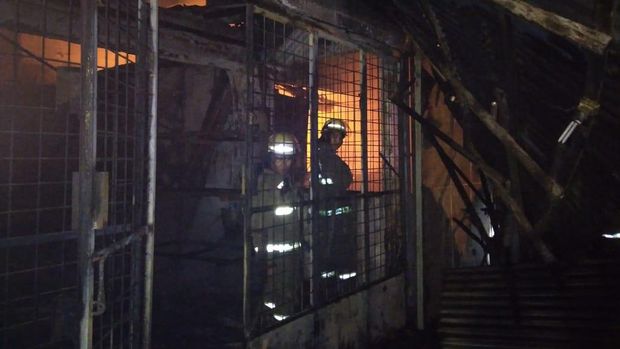 Kebakaran 7 Ruko di Pasar Kemis Tangerang