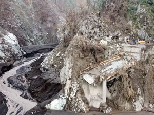 Kondisi Jembatan Gladak Perak yang Putus Tersapu Lahar Semeru