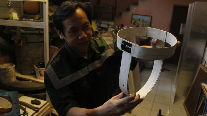 Korset Baja Anti Perkosaan Maraknya kasus pemerkosaan yang terjadi belakangan ini mengingatkan kembali akan korset anti perkosaan yang dibuat inovator asal Bandung. Korset yang sempat beken itu dapat melindungi bagian sensitif wanita, Rabu, (15/12/2021).