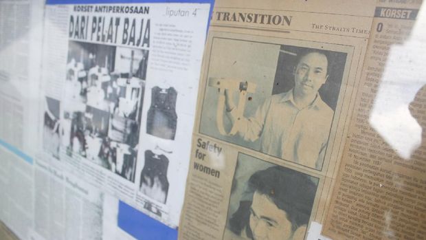 Maraknya kasus pemerkosaan yang terjadi belakangan ini mengingatkan kembali akan 'korset anti perkosaan' yang dibuat inovator asal Bandung. Korset yang sempat beken itu dapat melindungi bagian sensitif wanita, Rabu, (15/12/2021).