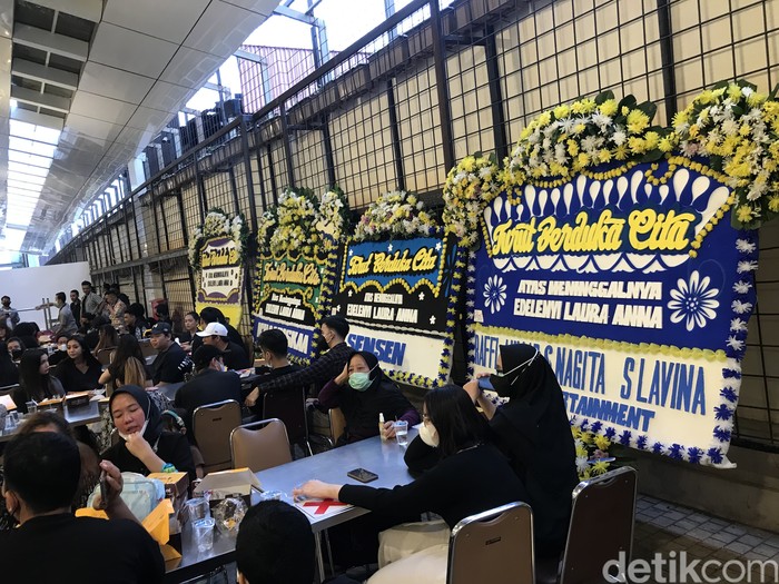Suasana rumah duka Laura Anna di Grand Heaven.