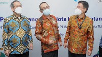 Hingga kuartal ketiga 2021 kedua perusahaan membukukan kinerja terjaga dimana  Rasio Kecukupan Likuiditas JTrust Bank mencapai 142,24%  dan dana simpanan sebesar Rp 14,4 triliun,  sementara Sequis Financial mencatatkan RBC sebesar 495% dengan pendapatan premi bruto mencapai Rp47,04 miliar dan total aset Rp515,26 miliar.