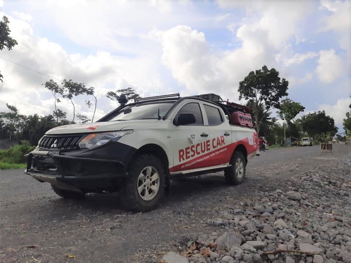 Mitsubishi Triton Siap Tembus Area Bencana Semeru