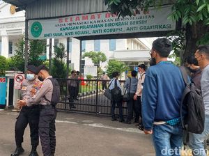 Momen Munarman Emosi: Saya 9 Bulan Masuk Penjara Gara-gara Laporan Dia!