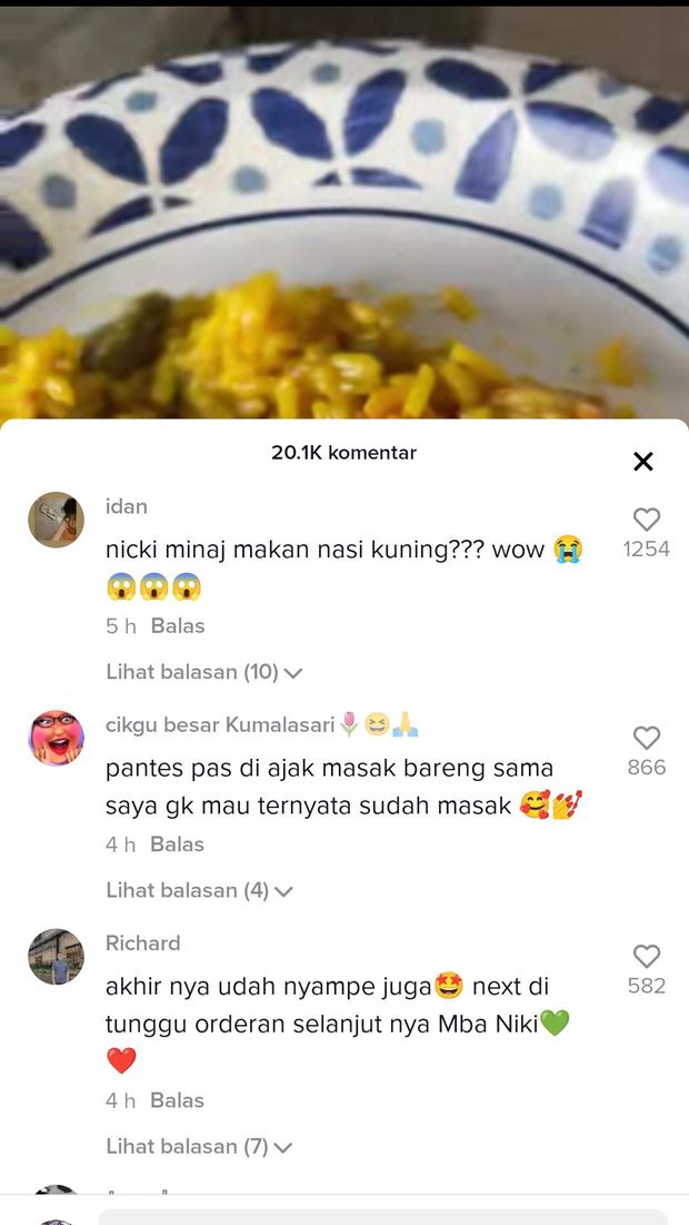 Nicki Minaj Masak Nasi Goreng Udang, Netizen Sebut Mirip Nasi Kuning