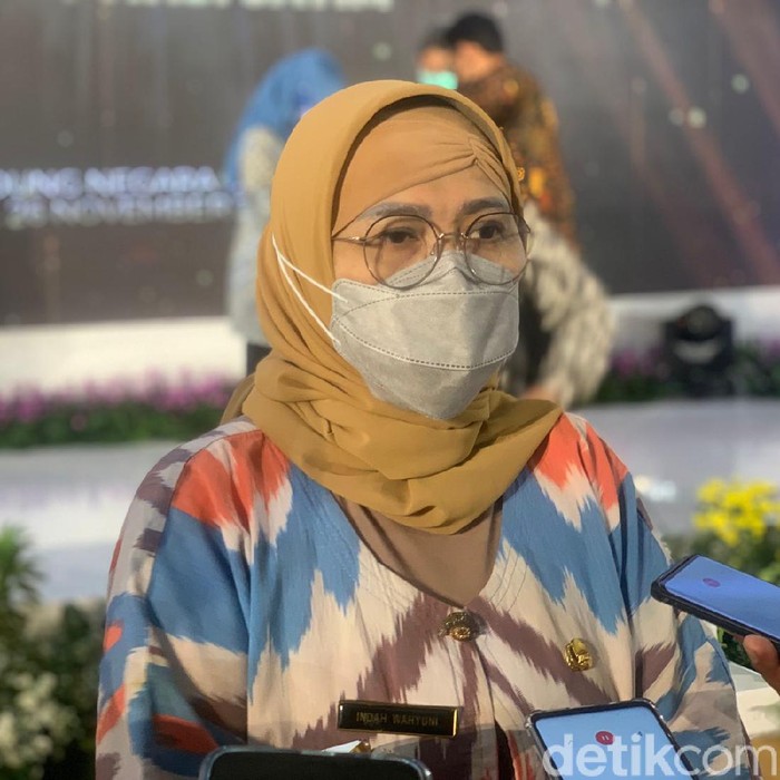 Pemprov Jatim memastikan, di momen Nataru nanti, seluruh ASN dilarang cuti. Pemprov mewajibkan seluruh ASN live location selama periode Nataru.